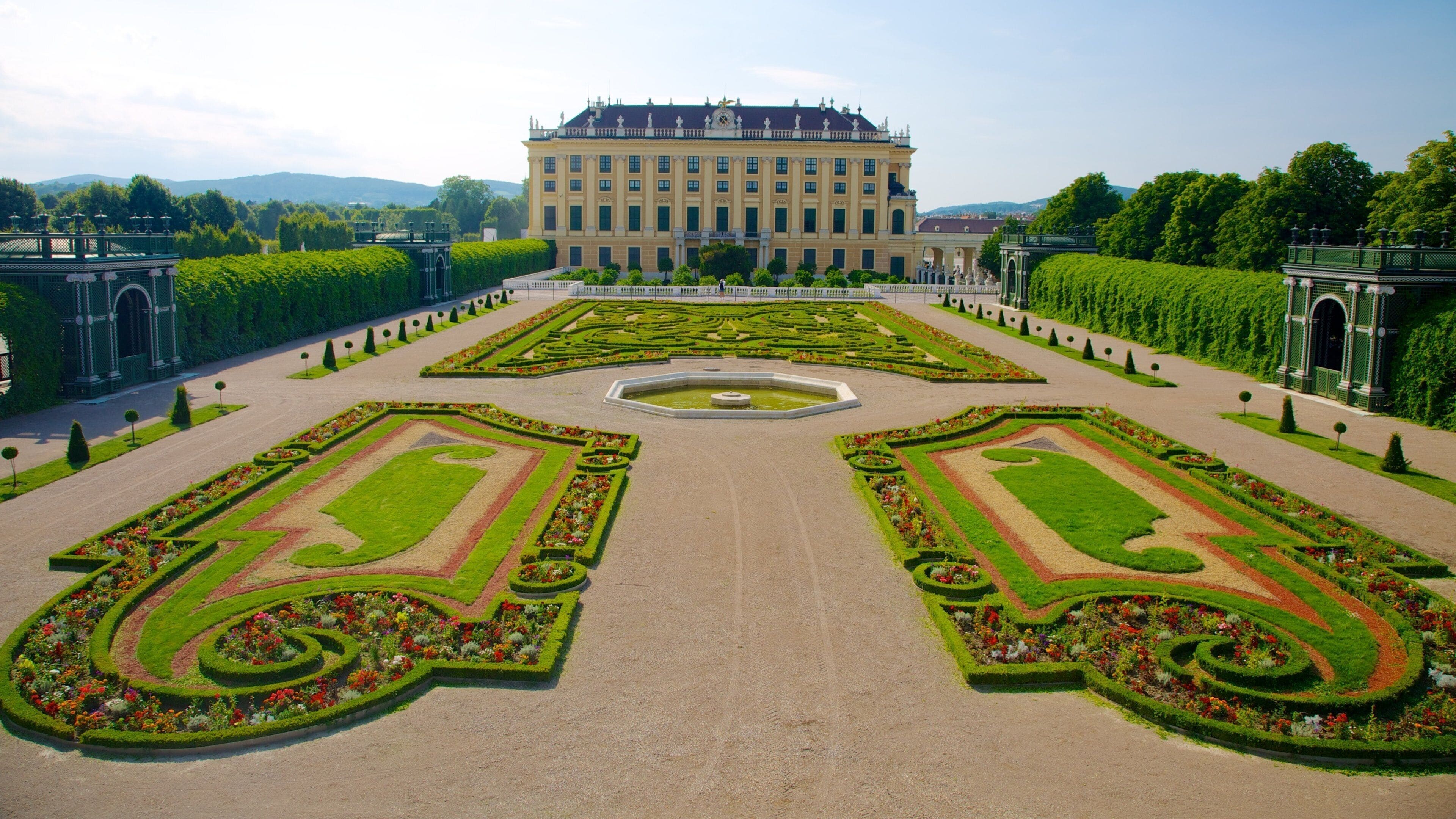 Schoenbrunn Palace featuring heritage architecture, a castle and a garden
