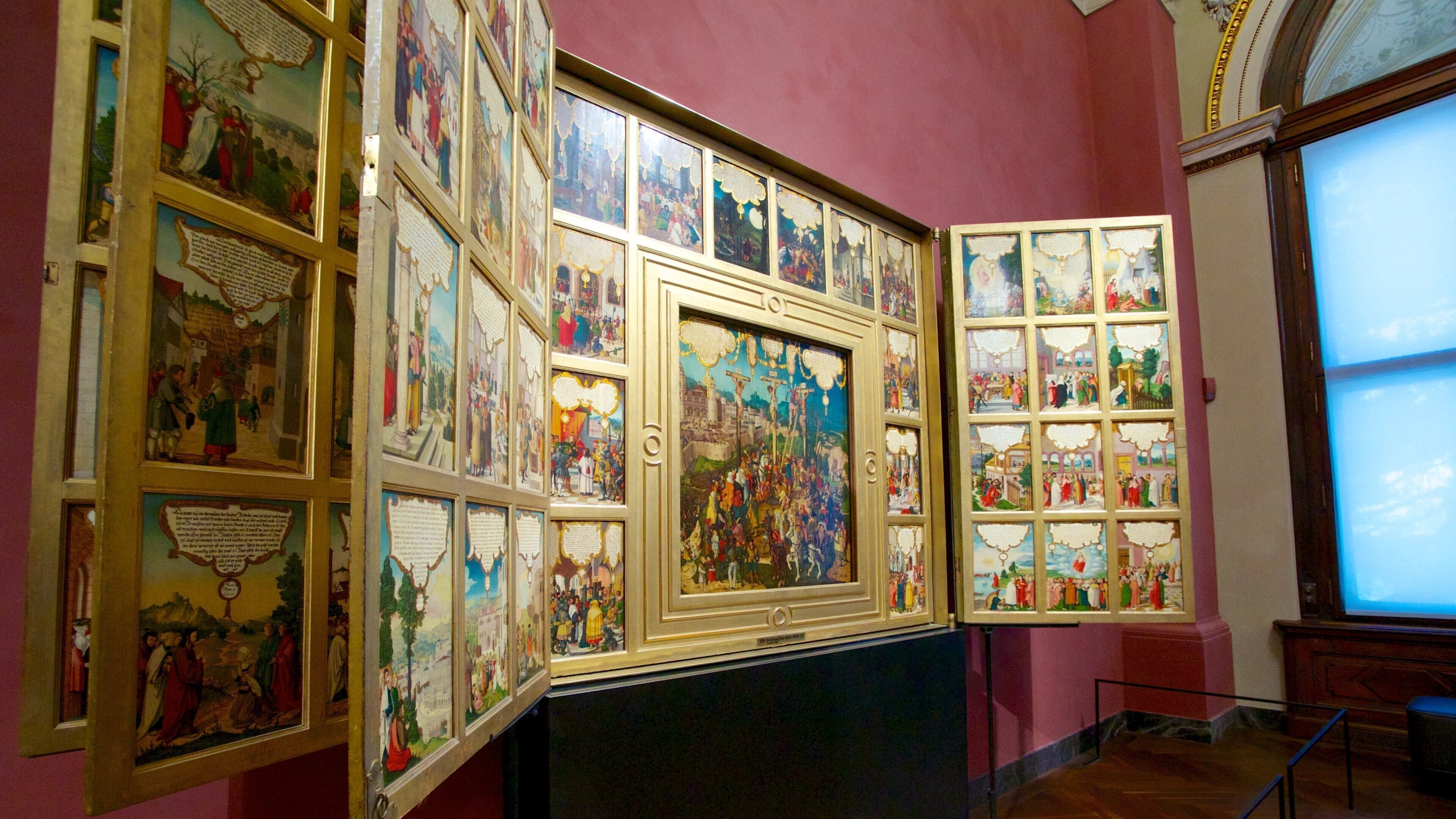 Museum of Art History featuring art and interior views