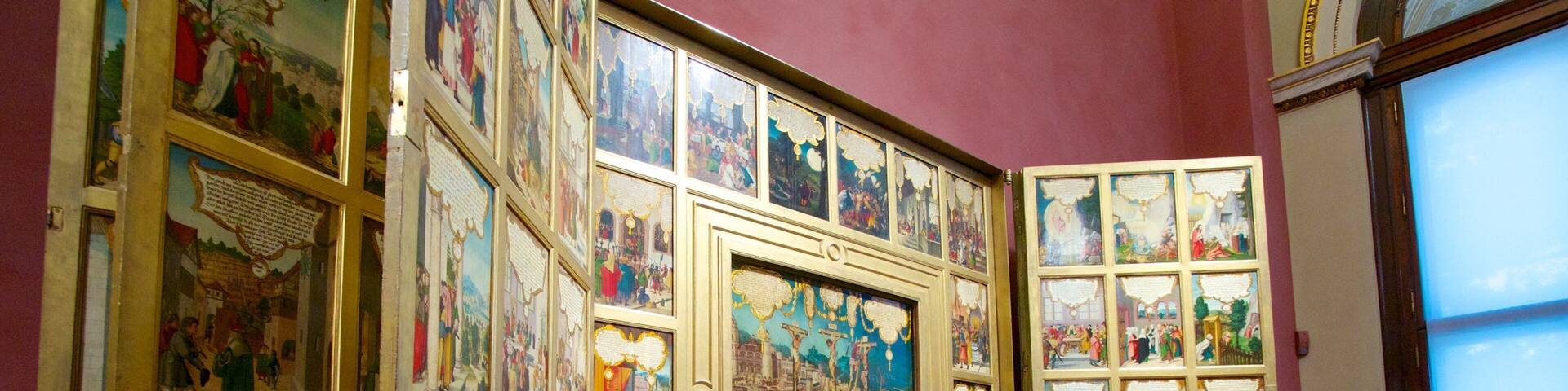 Museum of Art History featuring art and interior views