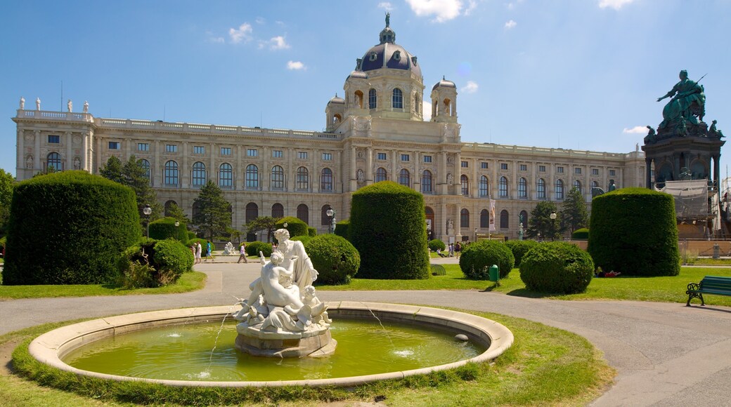 Museum of Art History showing a square or plaza, a fountain and heritage architecture