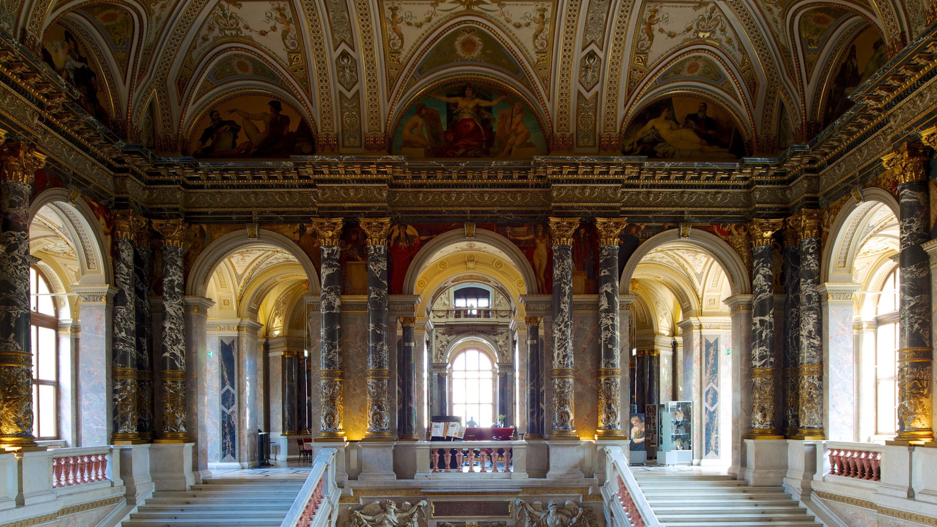 Museum of Art History which includes heritage architecture, art and interior views