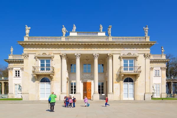 Lazienki-Palast mit einem Geschichtliches und Burg