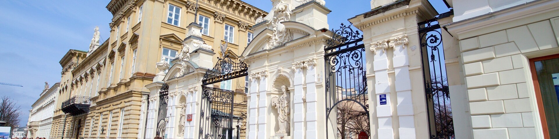 Warsaw University which includes heritage architecture and heritage elements