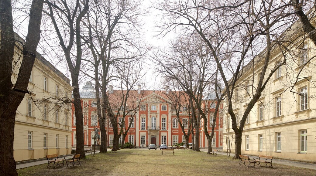 Warszawa Universitet fasiliteter samt park