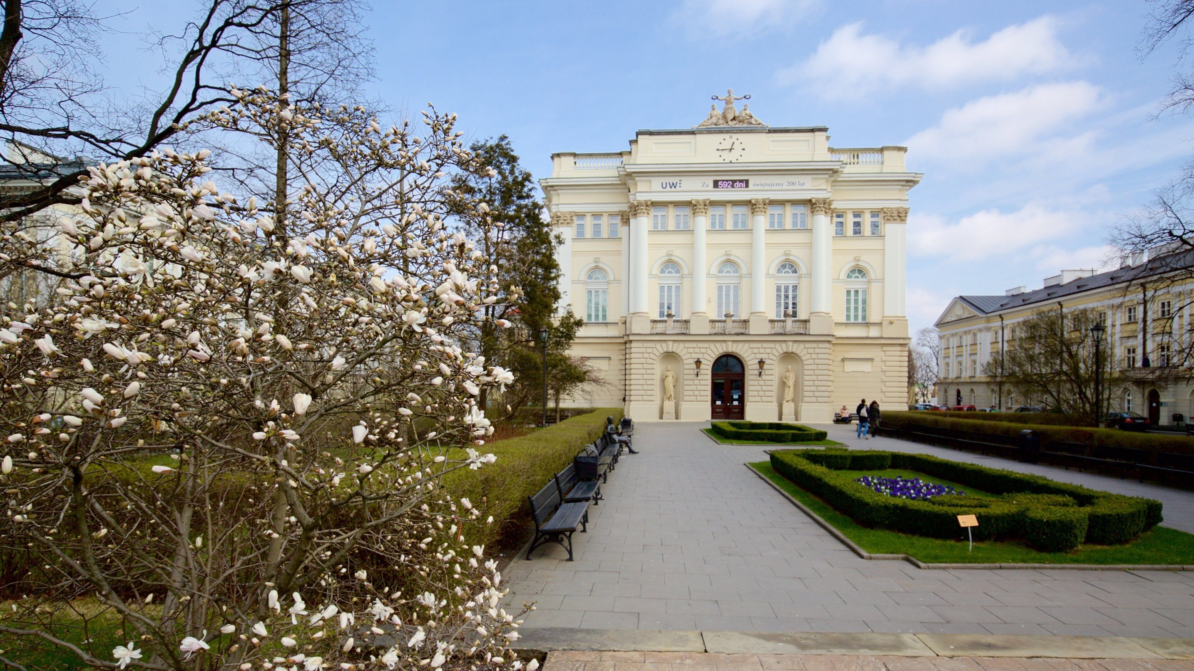 Warsaw University featuring heritage architecture and heritage elements