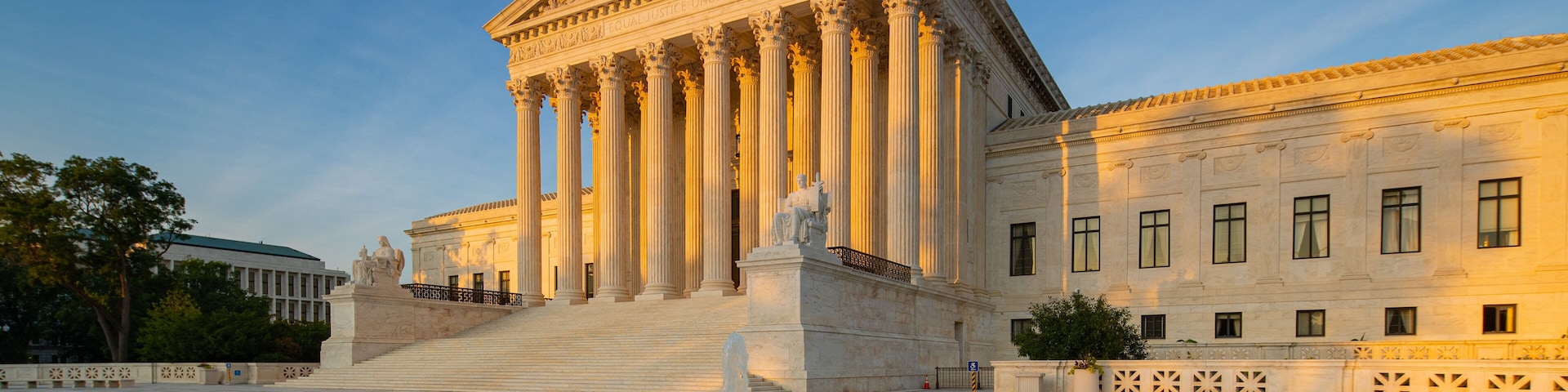 Supreme Court of the United States which includes a fountain, an administrative buidling and heritage architecture