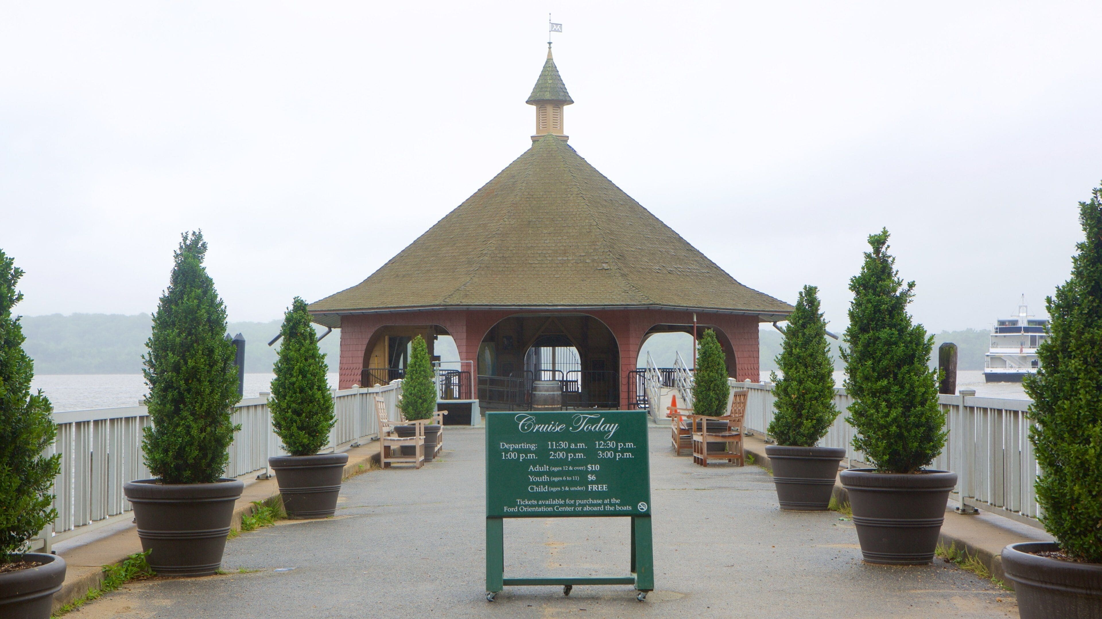 George Washingtons Mount Vernon som viser kulturarvsgenstande, skiltning og udsigt