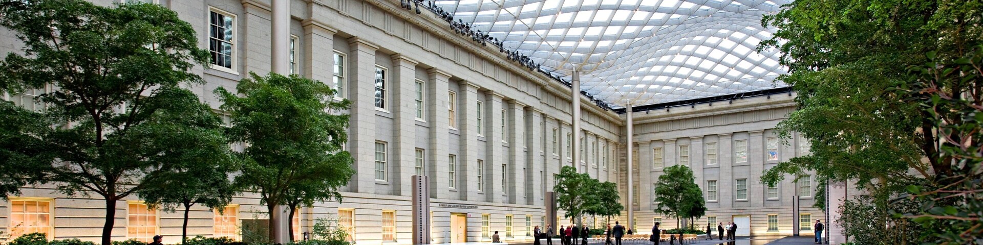 Smithsonian American Art Museum showing interior views