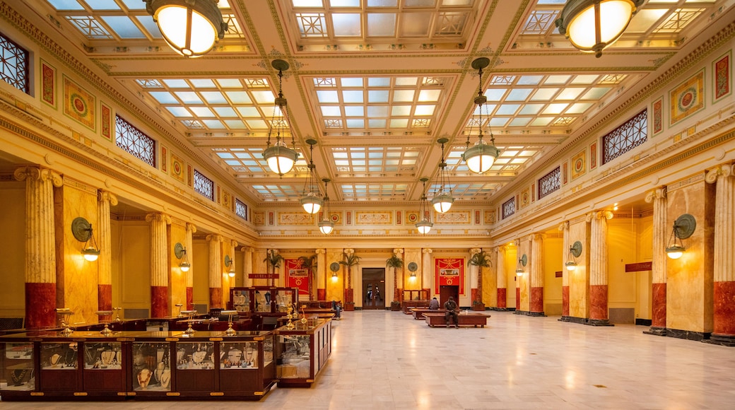 Union Station Shopping Center showing interior views and heritage elements