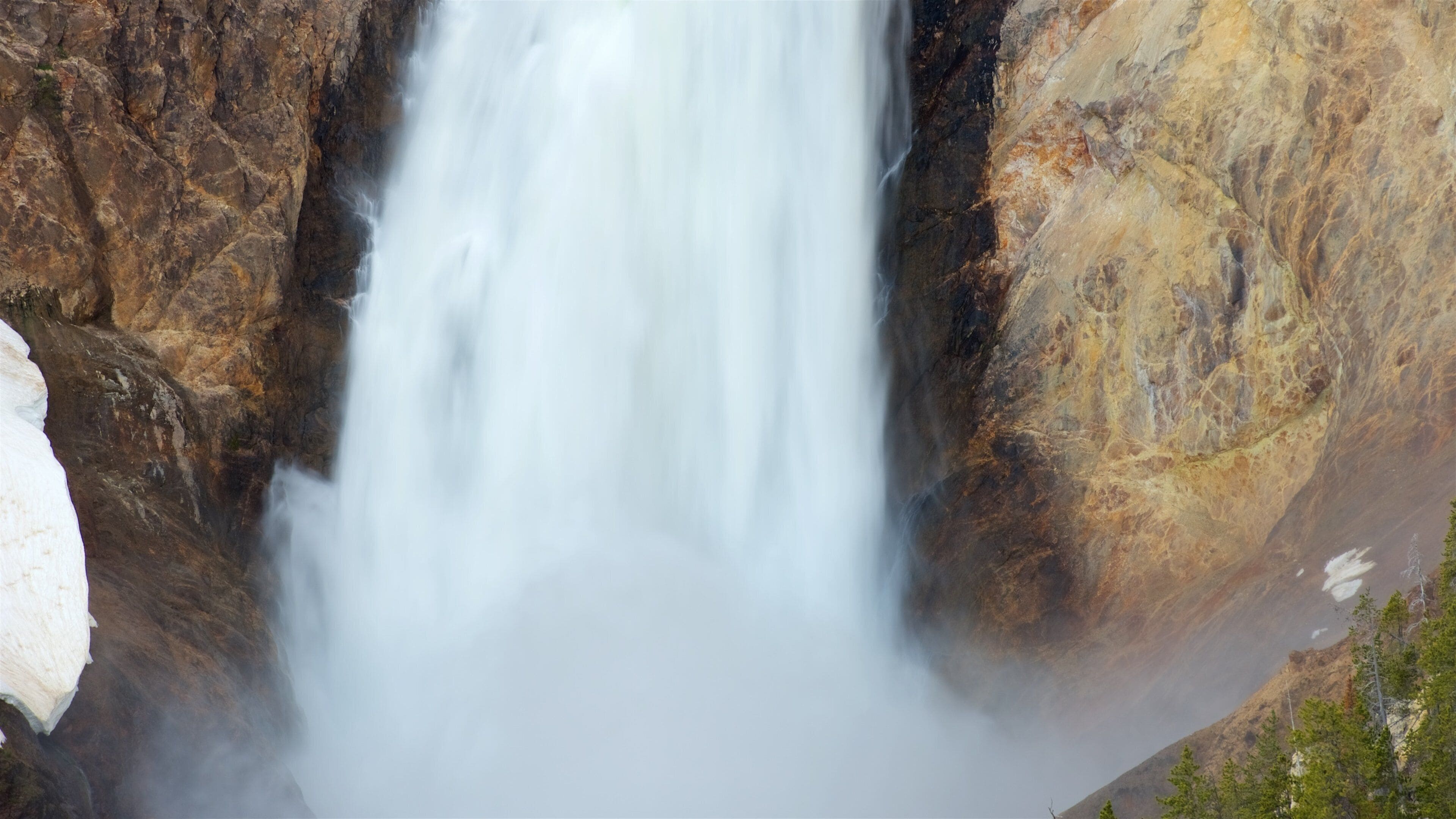 Grand Canyon of Yellowstone which includes a waterfall
