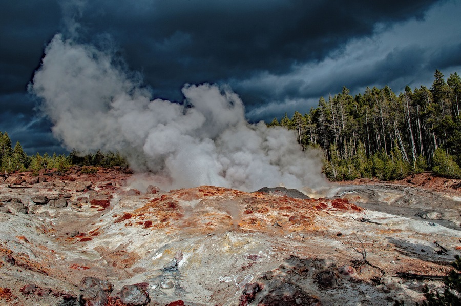The ominous weather was moving on the Norris Geyser Basin's Steamboat Geyser on September 28. As the snow was spitting down around me, there was a miraculous break in the thick clouds and a quick beam of sunlight lit the geyser! The weather was so bad, there was nobody else there to share this experience with.
#Yellowstone
#National_Parks
#Yellowstone_National_Park
#nature
#Natural_wonders
#Steamboat_Geyser
#Norris_Hot_Springs
#landscape