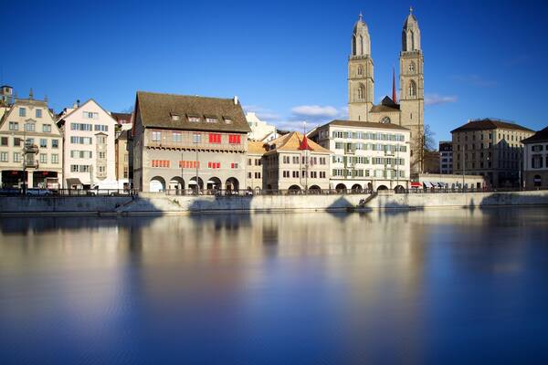GrossmĂŒnster das einen historische Architektur und Stadt