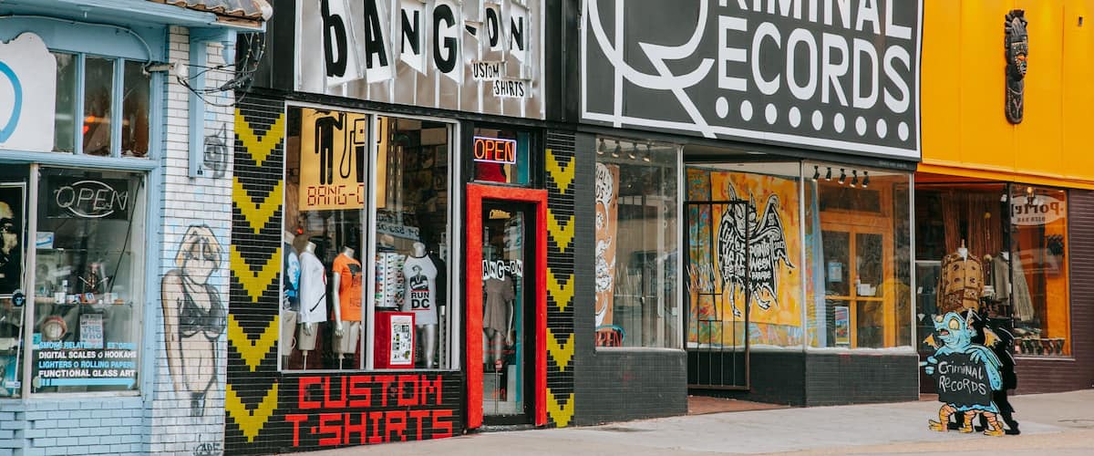 Little Five Points showing signage