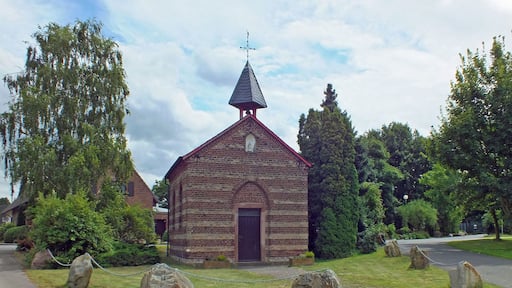 This is a photograph of an architectural monument. It is on the list of cultural monuments of Kerpen, no. 66