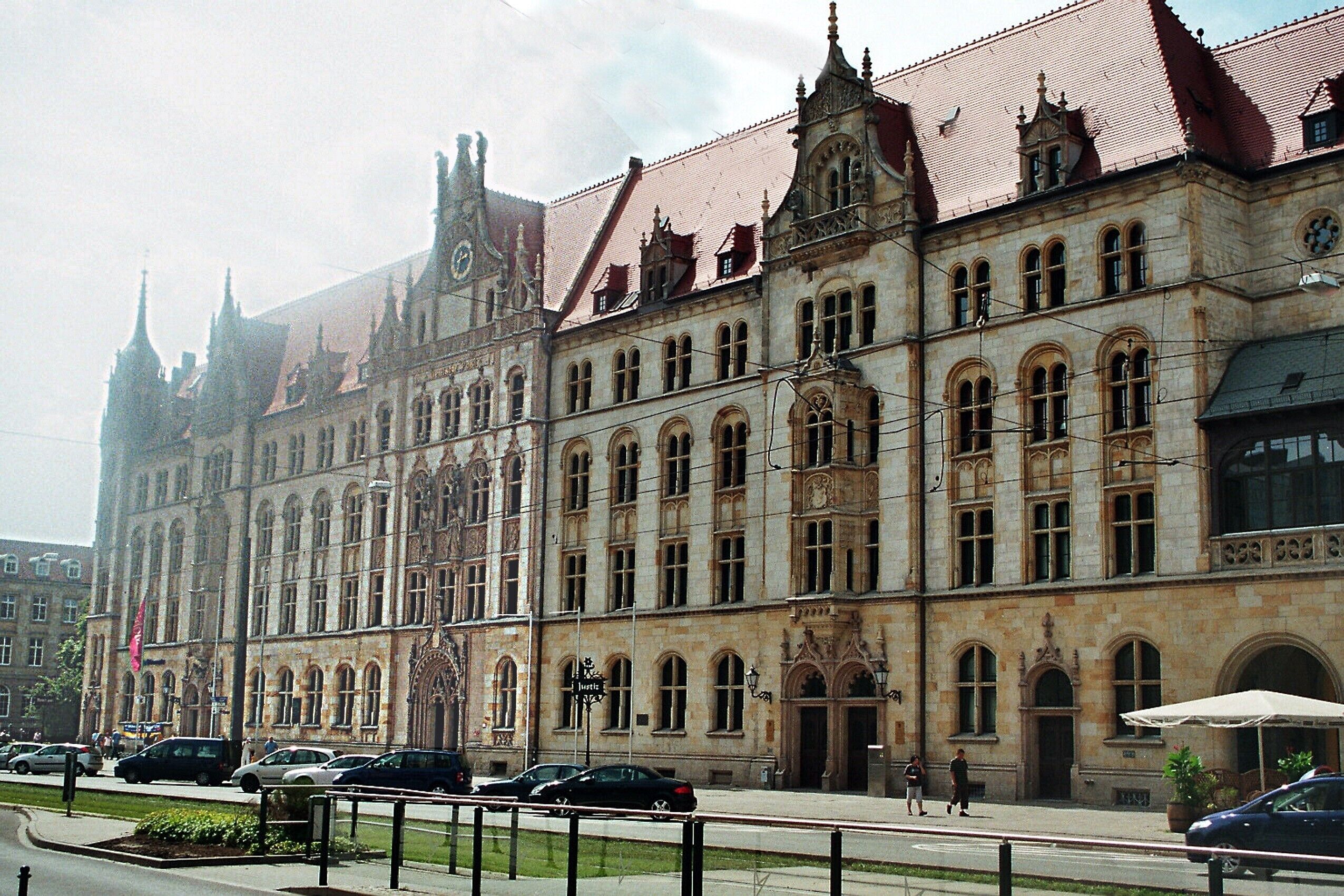 This is a photograph of an architectural monument. It is on the list of cultural monuments of Magdeburg-Altstadt, no. 094 06351