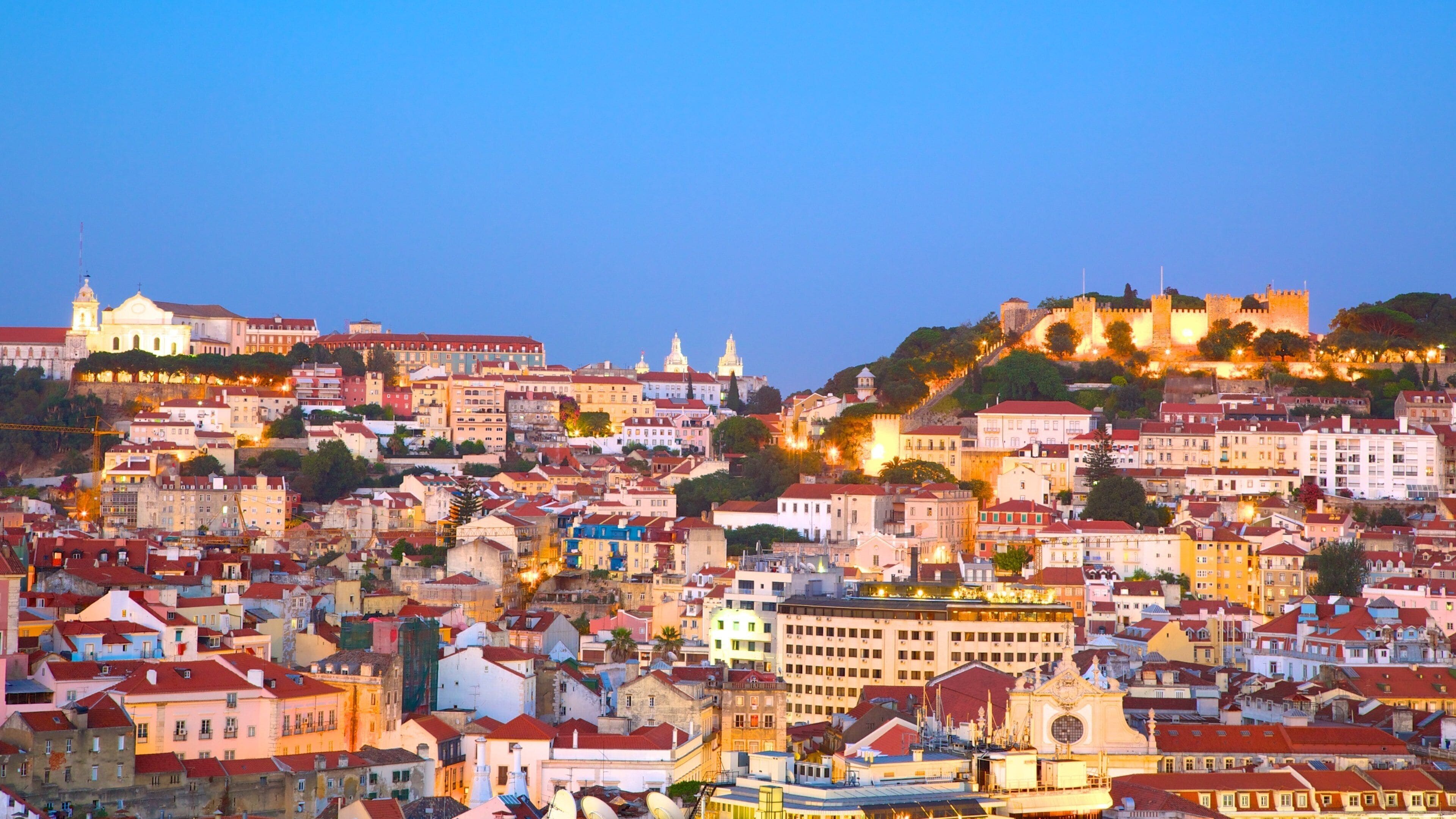 Chiado showing heritage architecture, night scenes and a city