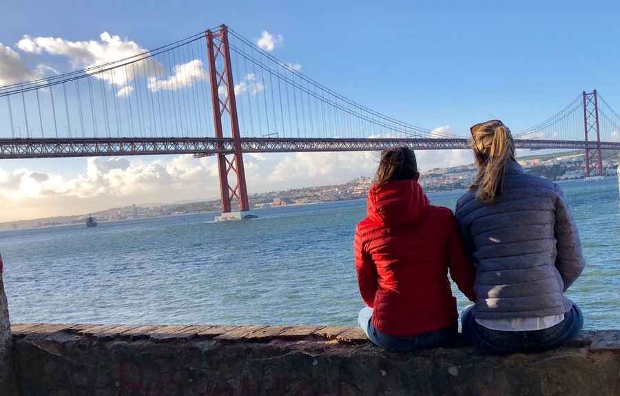 Don’t be afraid to walk a little or go with your car.
It’s a point of view under the Cristo Rei.