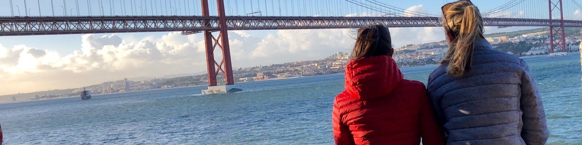 Don’t be afraid to walk a little or go with your car. 
It’s a point of view under the Cristo Rei.