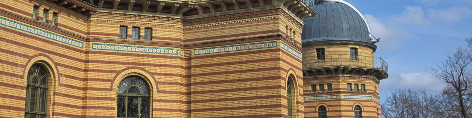 Potsdamer Institut für Klimafolgenforschung - ein schöner Spaziergang durch den Wissenschaftspark Albert Einstein.
Potsdam Institute for Climate Impact Research - nice walk along the historical Research Campus Albert Einstein.