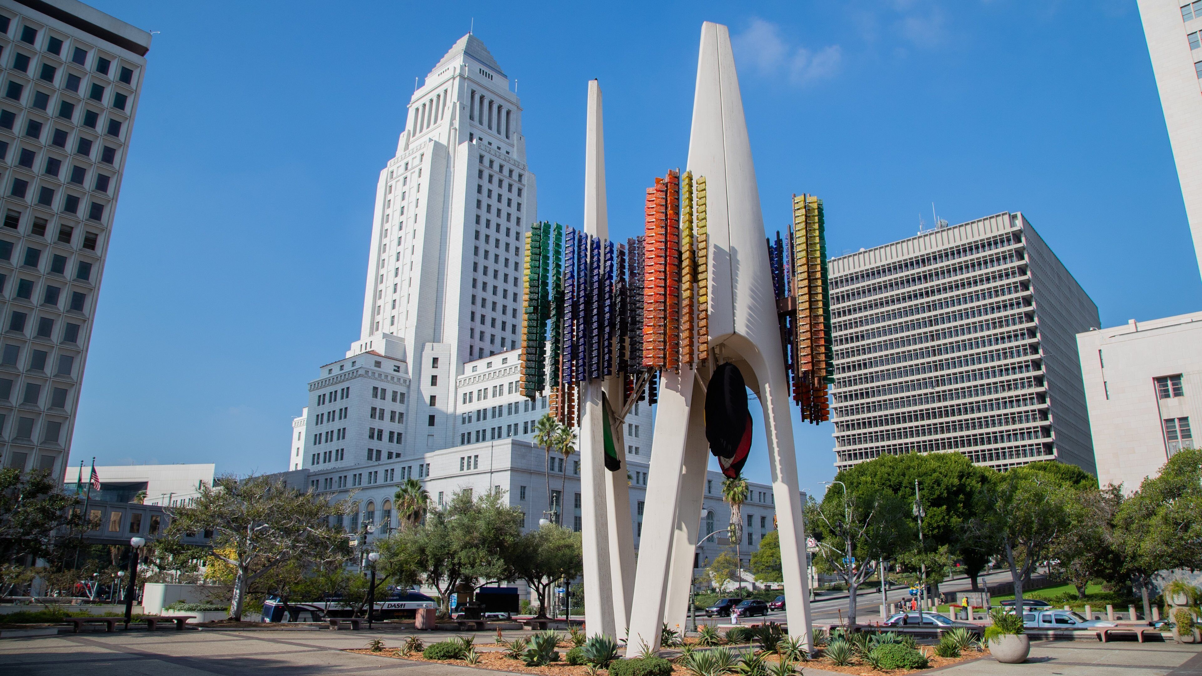 Little Tokyo which includes a skyscraper, a monument and outdoor art