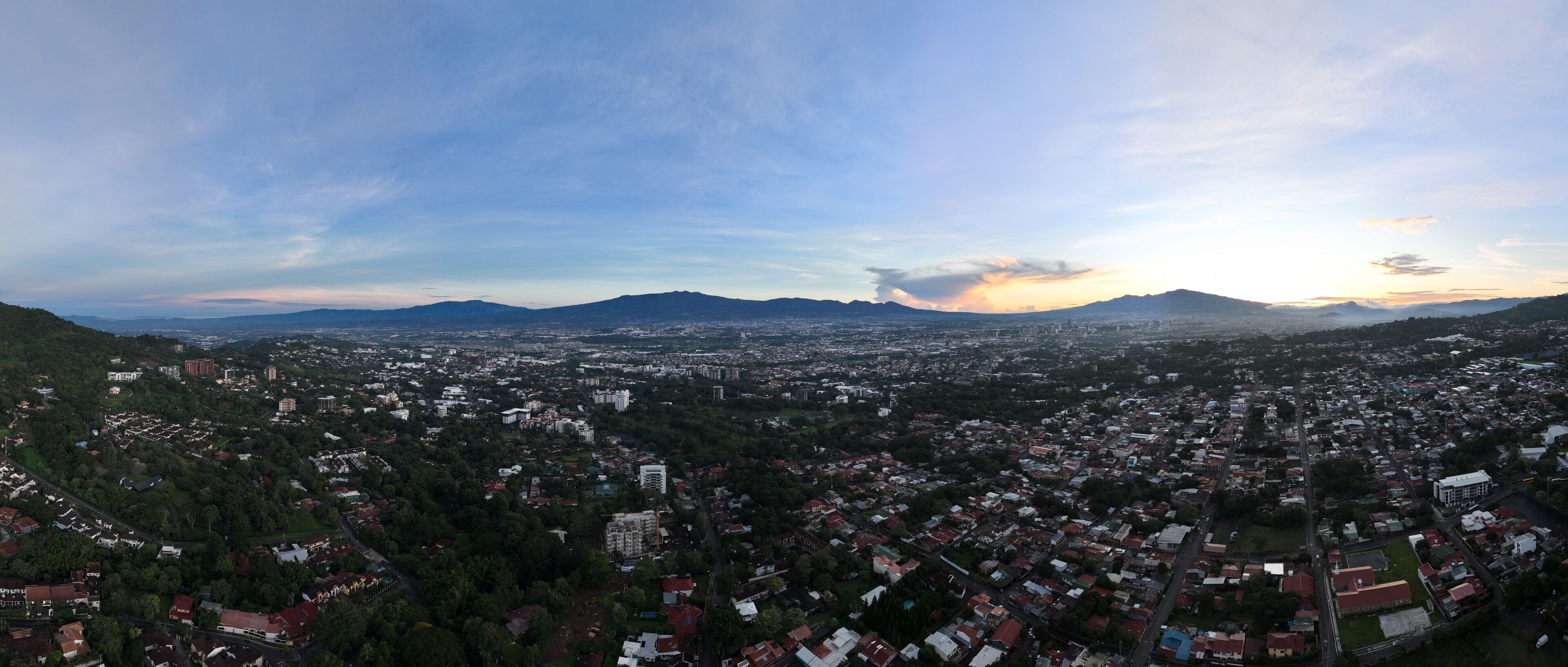 Stunning Escazu: A Costa Rican Skyline View