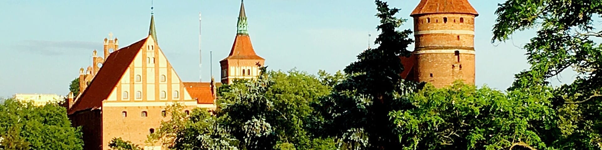 The Castle is in the heart of city centre. The greate astronomem Nicolas Copernicus lived and worked there for long time