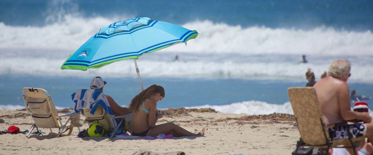 Pacific Beach Park which includes a beach and general coastal views