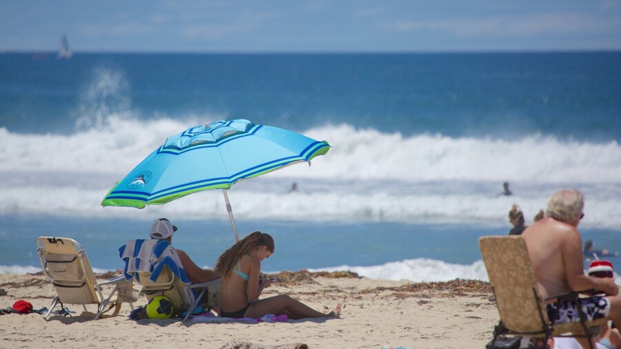 Pacific Beach Park which includes a beach and general coastal views