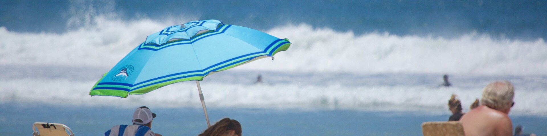 Pacific Beach Park which includes a beach and general coastal views