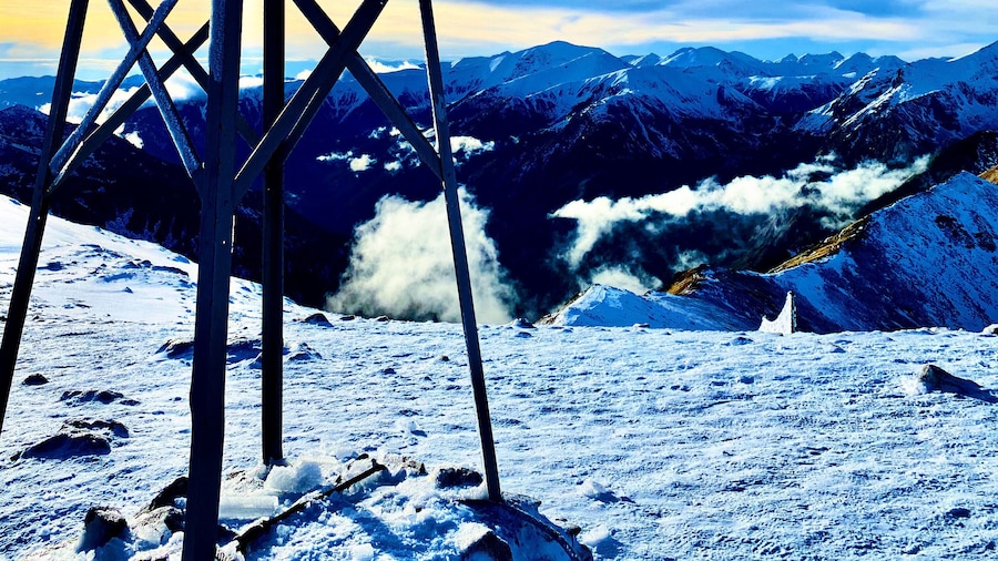 Simply beautiful😍
#snow #winter #poland #europe #roadtrip #sky #hiking #sunset #trovember