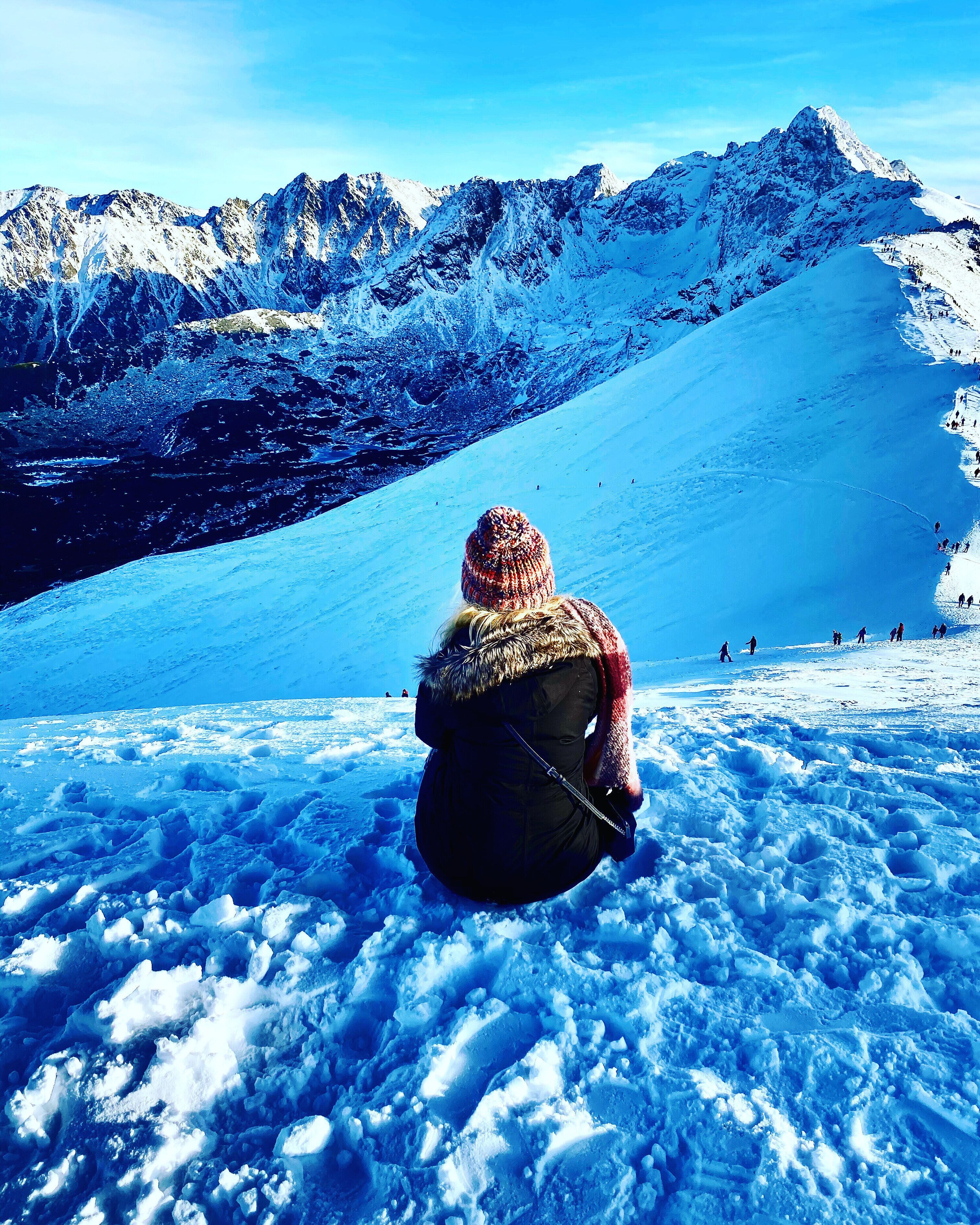 Taking in these amazing views.

#kasprowy #tatry #polska #poland #christmas #roadtrip #trovember #hiking #snow