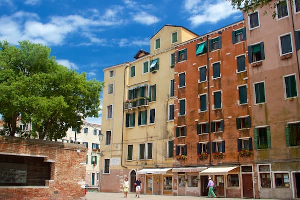 Venetian Ghetto which includes heritage architecture