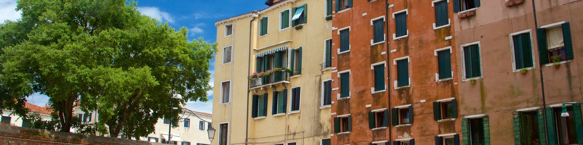 Venetian Ghetto which includes heritage architecture