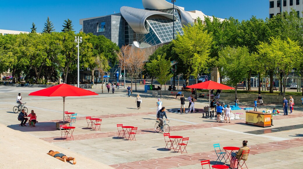 Sir Winston Churchill Square showing a square or plaza and street scenes