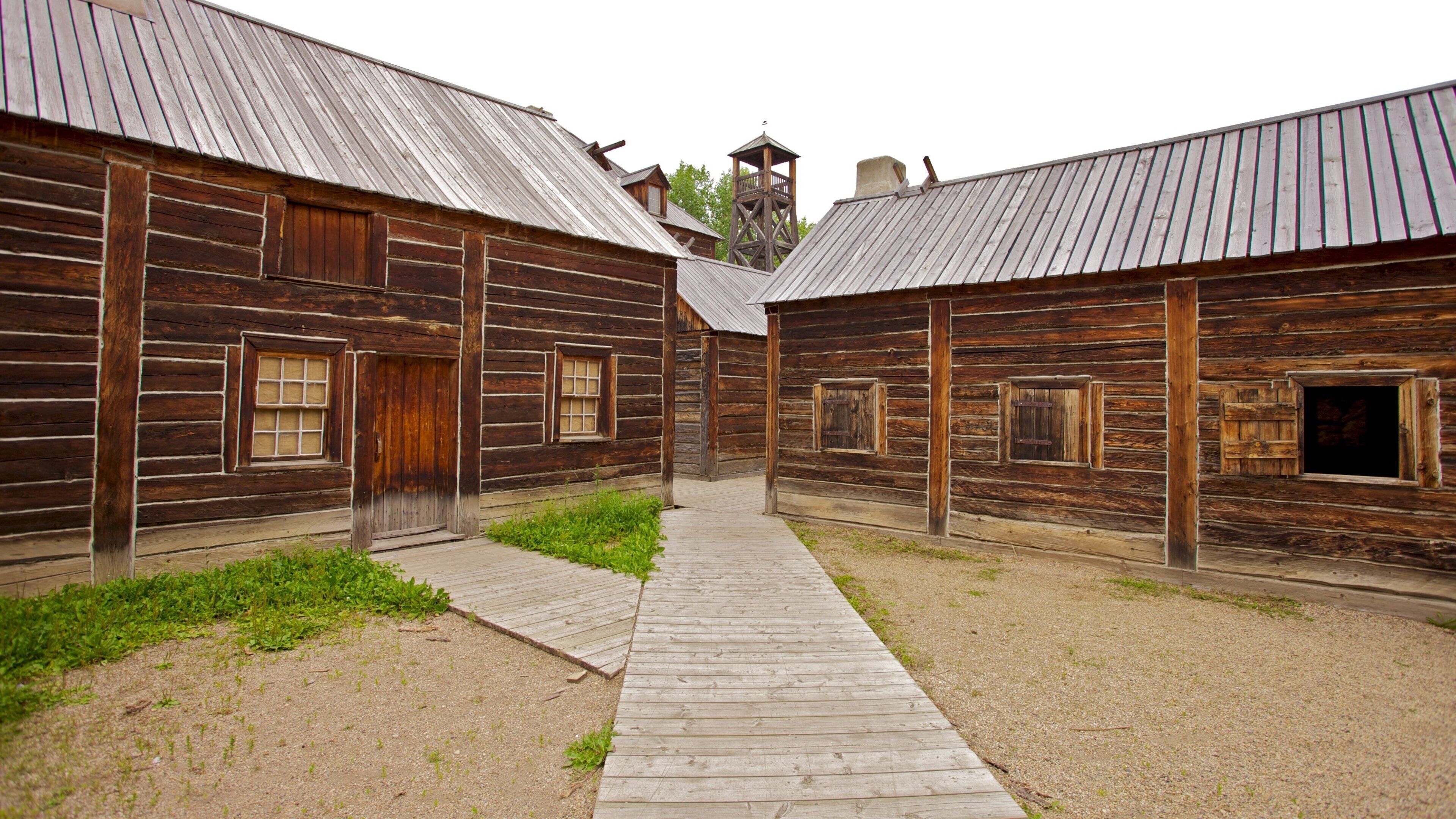 Fort Edmonton Park showing heritage architecture
