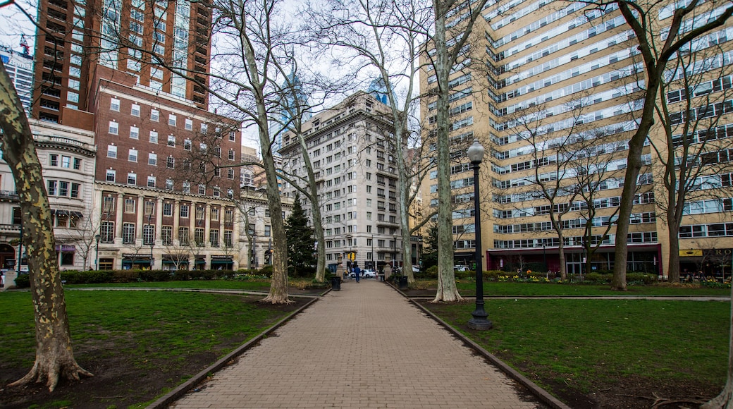 Spring in rittenhouse square in philadelphia pennsylvania
