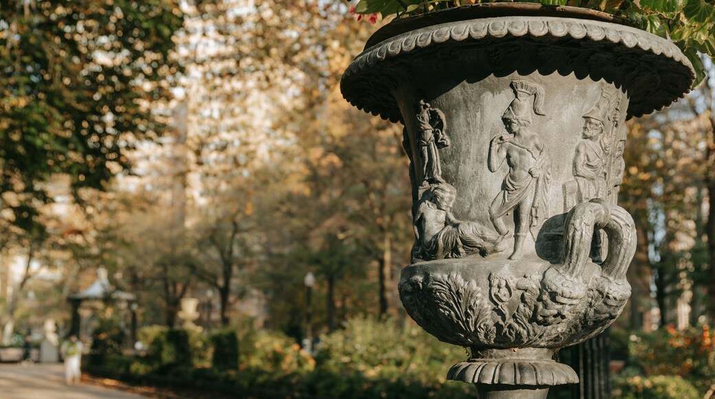 Rittenhouse Square which includes a park and heritage elements