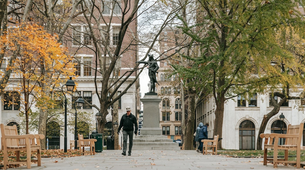 Independence National Historical Park featuring fall colors, a park and street scenes