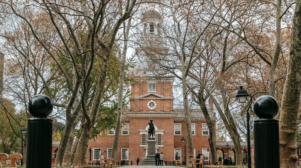 Independence National Historical Park featuring heritage architecture