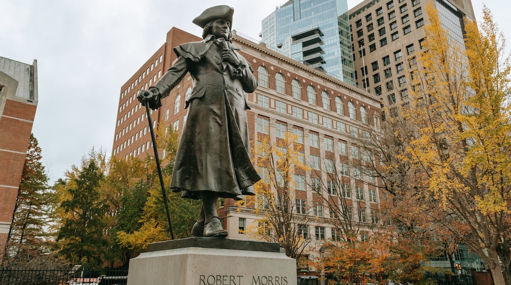 Independence National Historical Park showing a statue or sculpture and a city