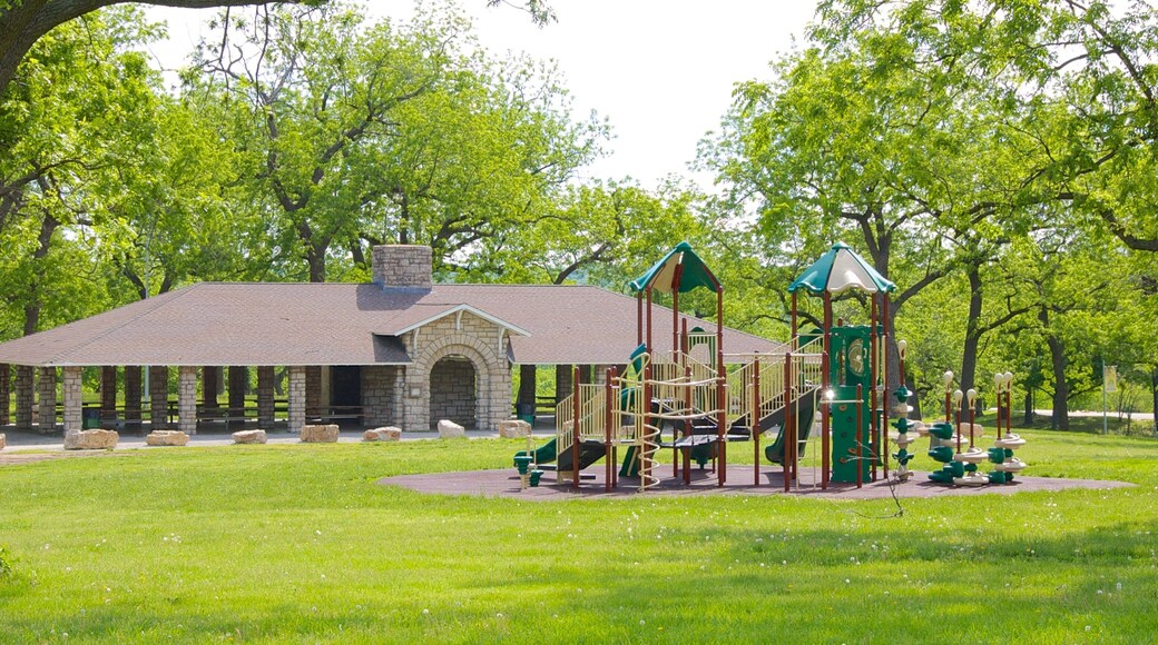 Swope-parken som inkluderer lekeplass og hage