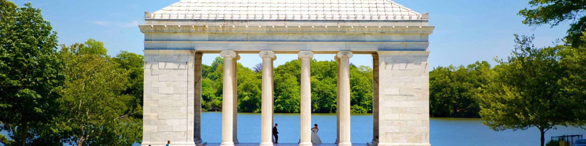 Roger Williams Park featuring heritage elements, a garden and a lake or waterhole