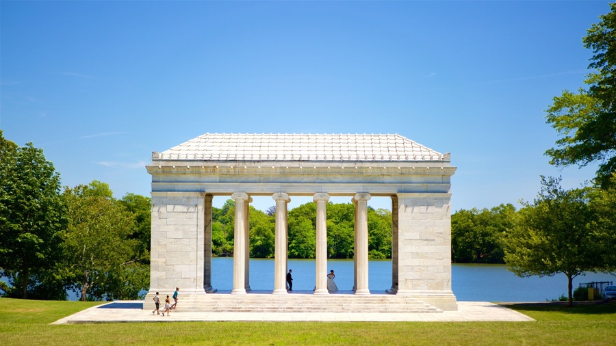 Roger Williams Park featuring heritage elements, a garden and a lake or waterhole