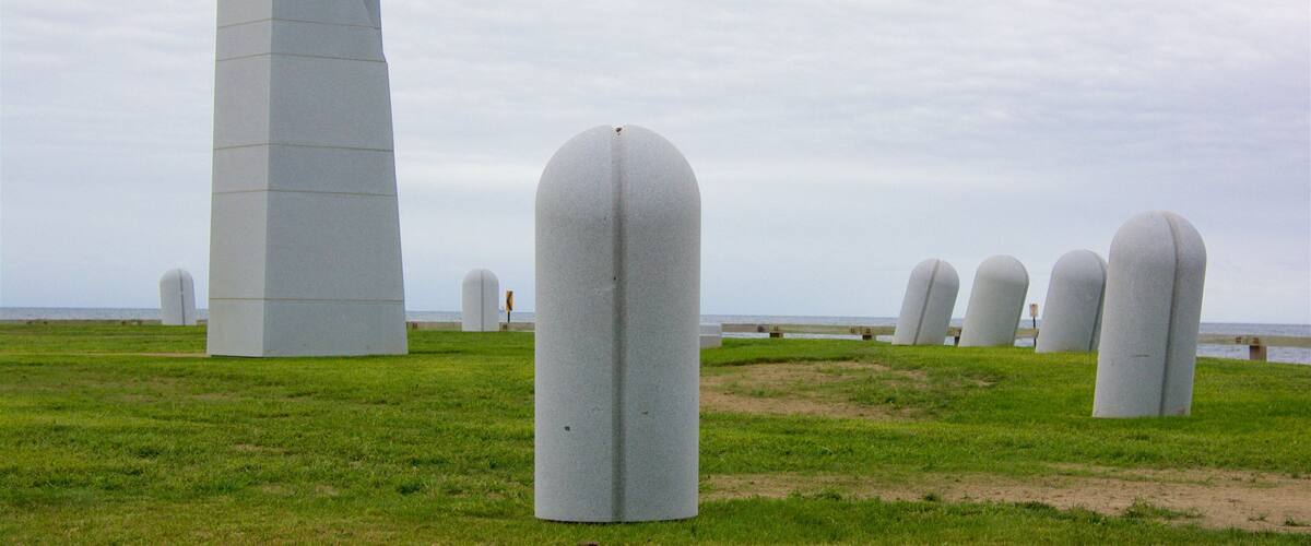 Parque estatal Brenton Point que incluye un parque y arte al aire libre