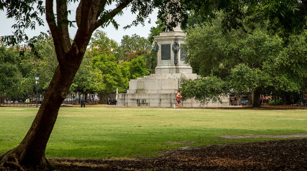 Marion Square featuring a park