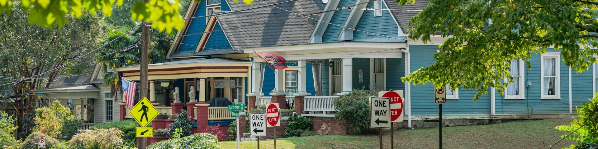 Grant Park featuring a house