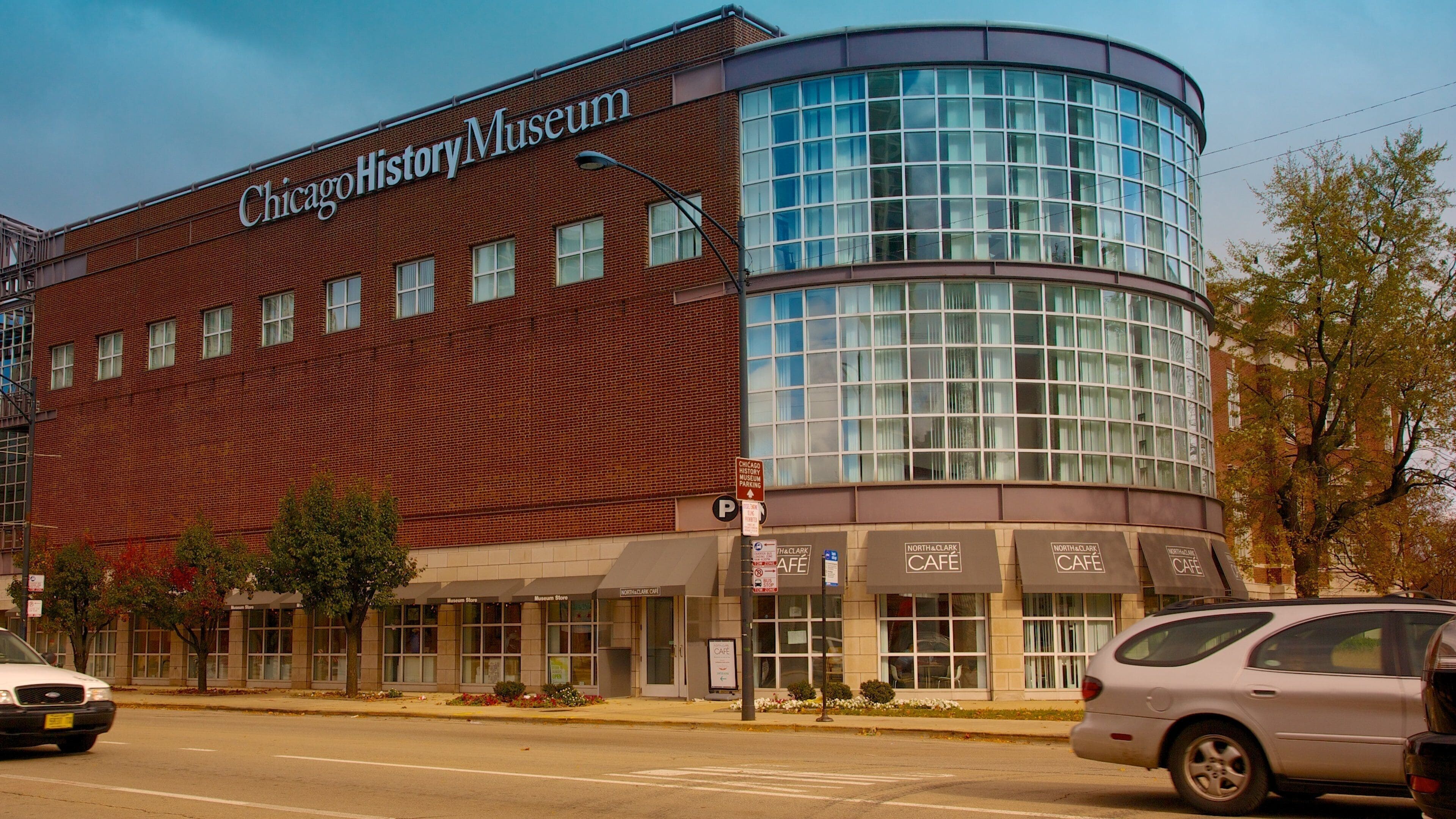 Lincoln-parken og byder på en by, skiltning og gadeliv