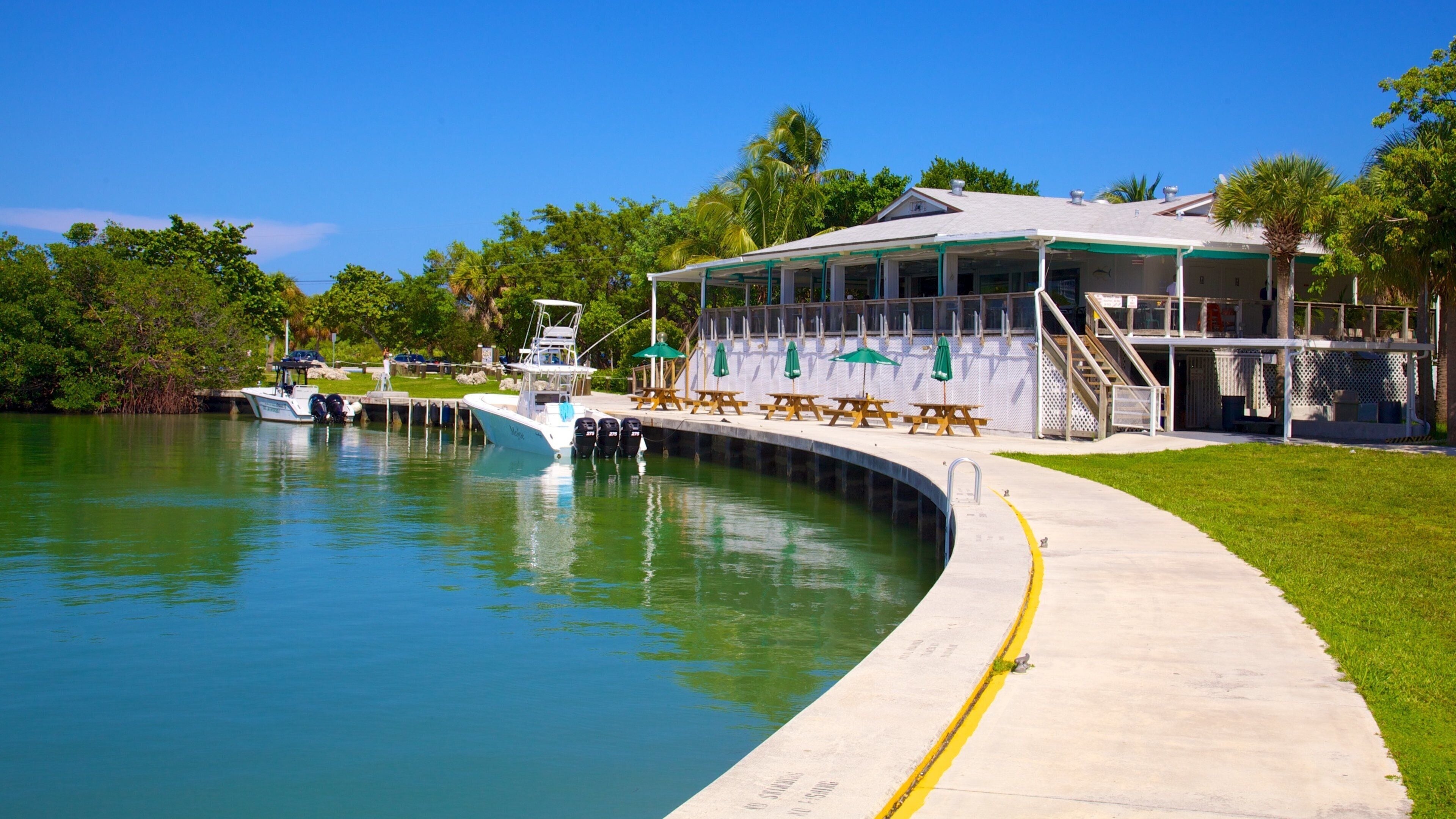 Bill Baggs Cape Florida State Park showing a marina
