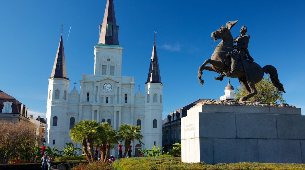 New Orleans showing heritage architecture and a statue or sculpture
