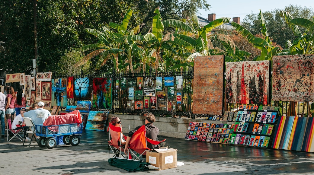 Jackson Square showing street scenes, art and markets
